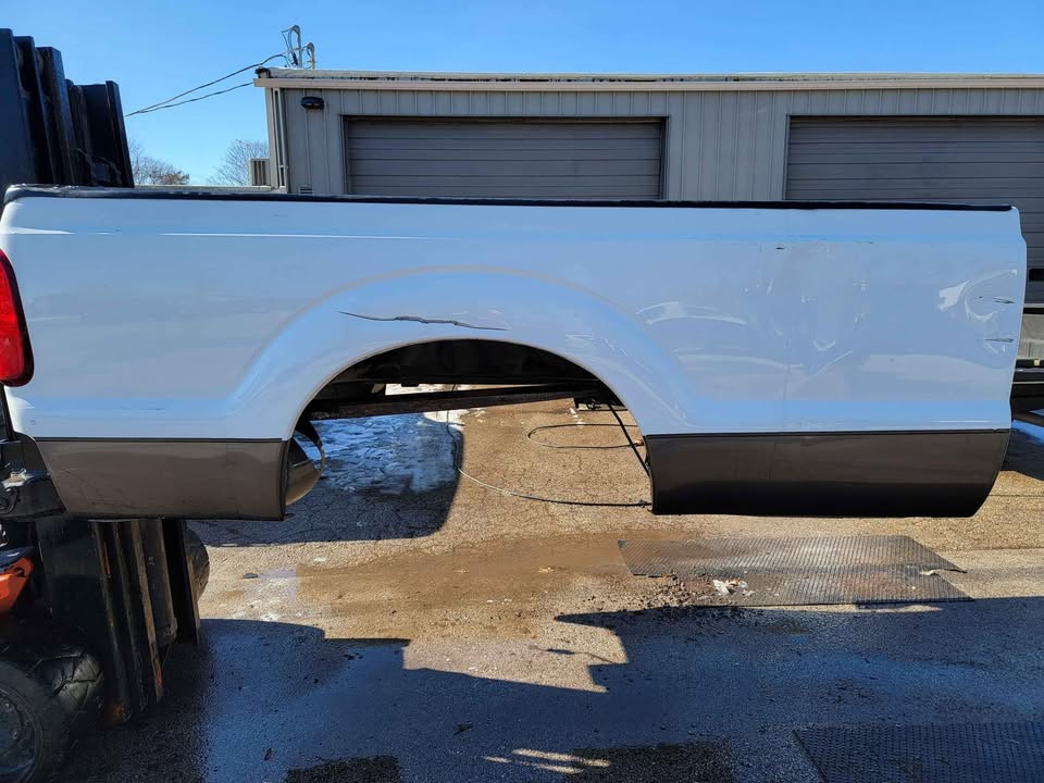274675657_4791968054234963_109995941369979736_n 1999–2016 Ford F-250 8 ft Long Bed – Rust-Free Truck Bed - Image 1