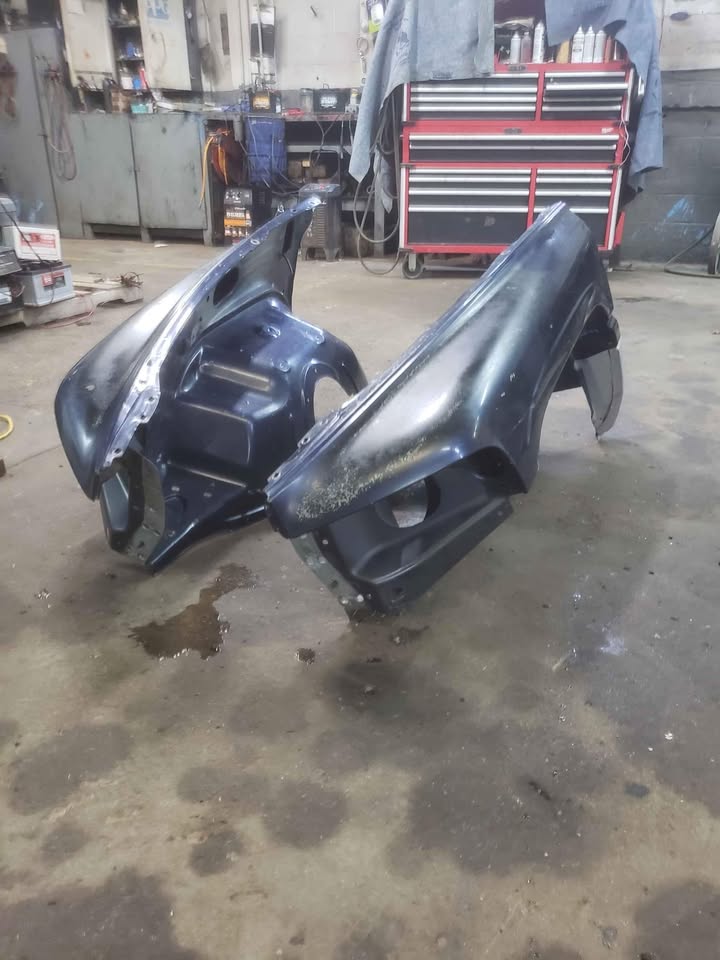 516099676_10115067099074594_5054599920501468044_n 96-02 Dodge Ram Truck 1500 2500 Fenders Cummins - Image 1